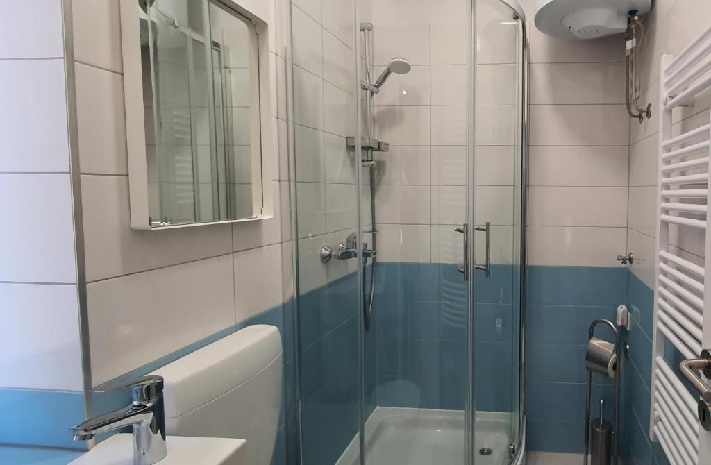 Kúpeľňa v ubytovaní Apartmani Karlo