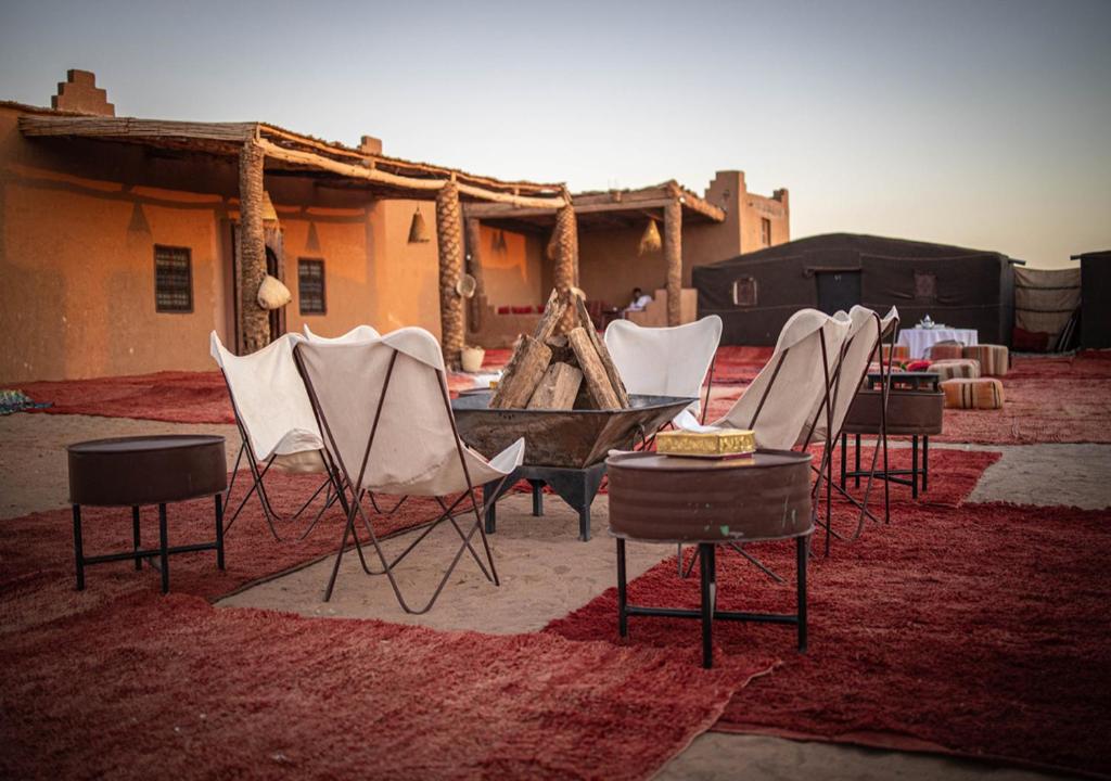 Area soggiorno di Mhamid Luxury Camp Experience