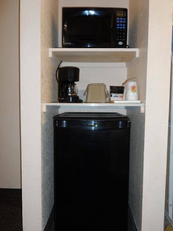 Super 8 by Wyndham Waco/Mall area TX photo