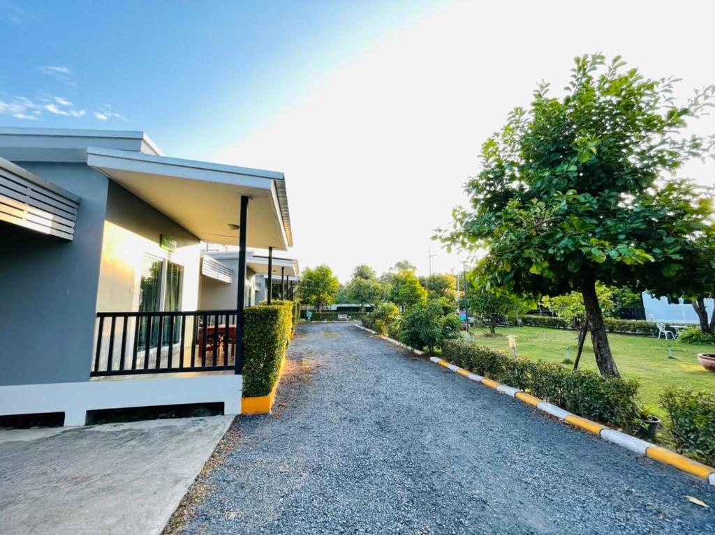 Baan Ruay Suk Resort, Lopburi - Bungalow Estándar