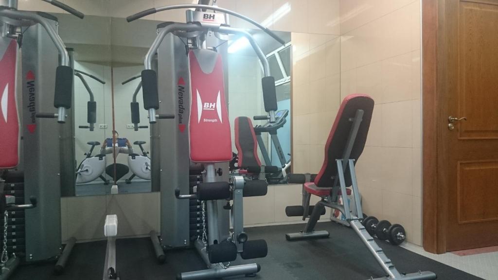 Fitness centrum a/nebo fitness zařízení v ubytování Hotel Pamplona Villava