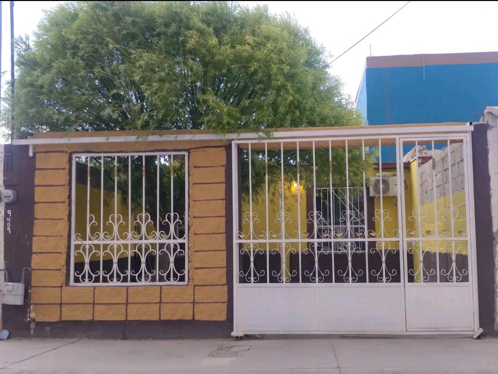 Imagine din galeria proprietății Casa Vicky Alojamiento para vacaciones y trámites consulares în Ciudad Juárez