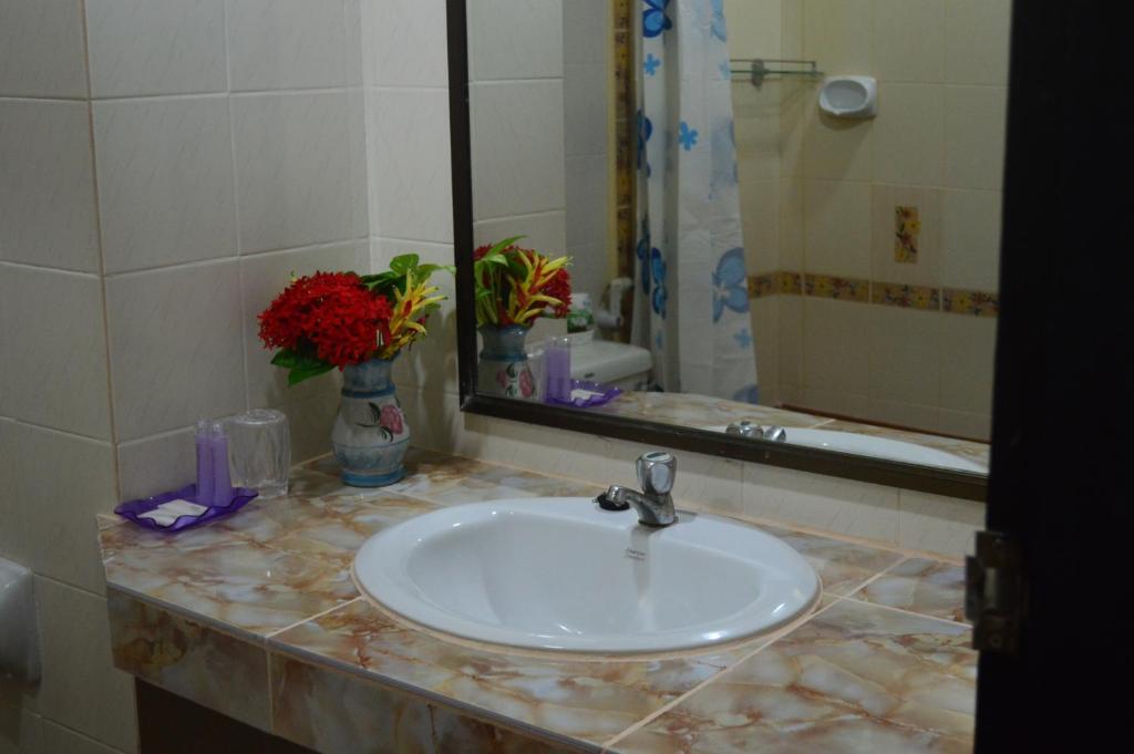 Bonny Hotel 4 Floors No Elevator - 5