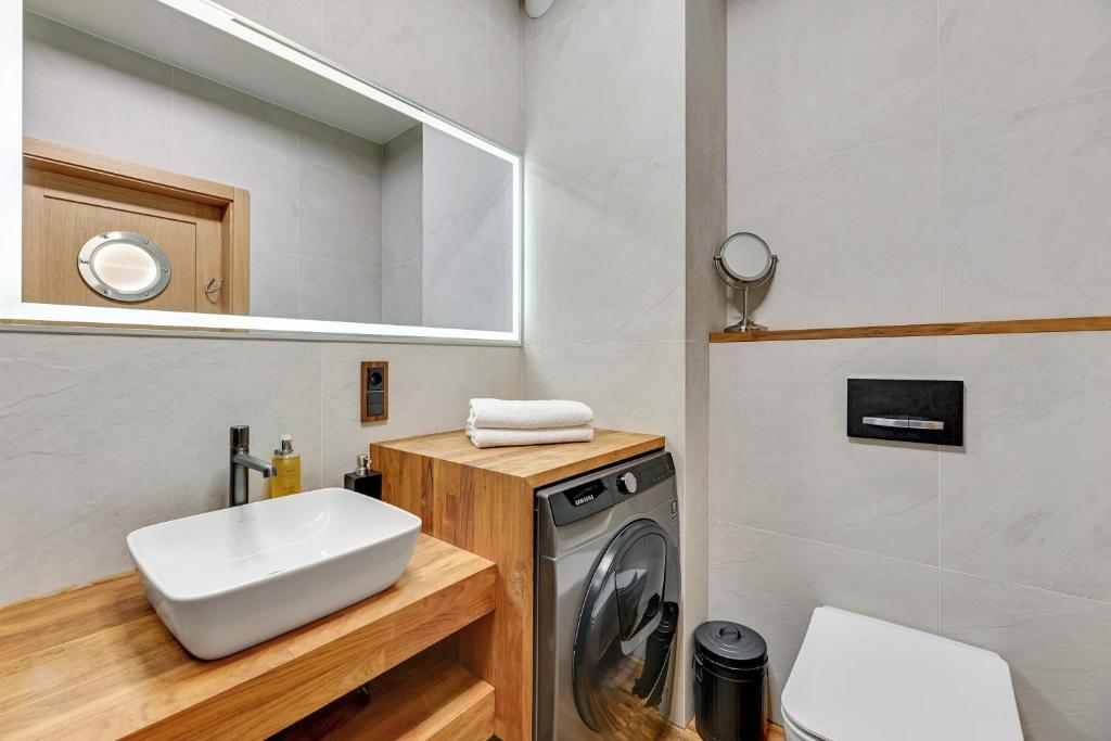 Łazienka w obiekcie GRANO APARTMENTS Gdańsk Old Town SPA & Wellness - GRANO APARTMENTS Gdańsk Residence SPA & Wellness