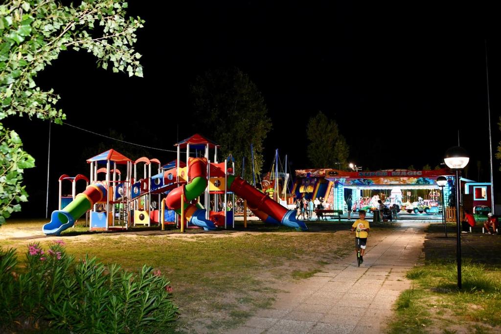 Herní místnost nebo prostor pro děti v ubytování Isamar Holiday Village