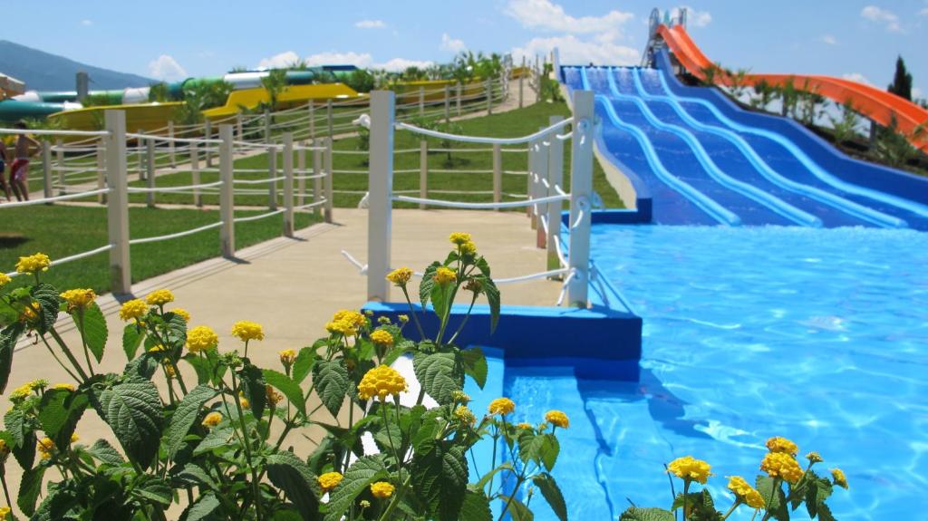Bazén v ubytování Hotel & Resort Le Colombare nebo v jeho okolí