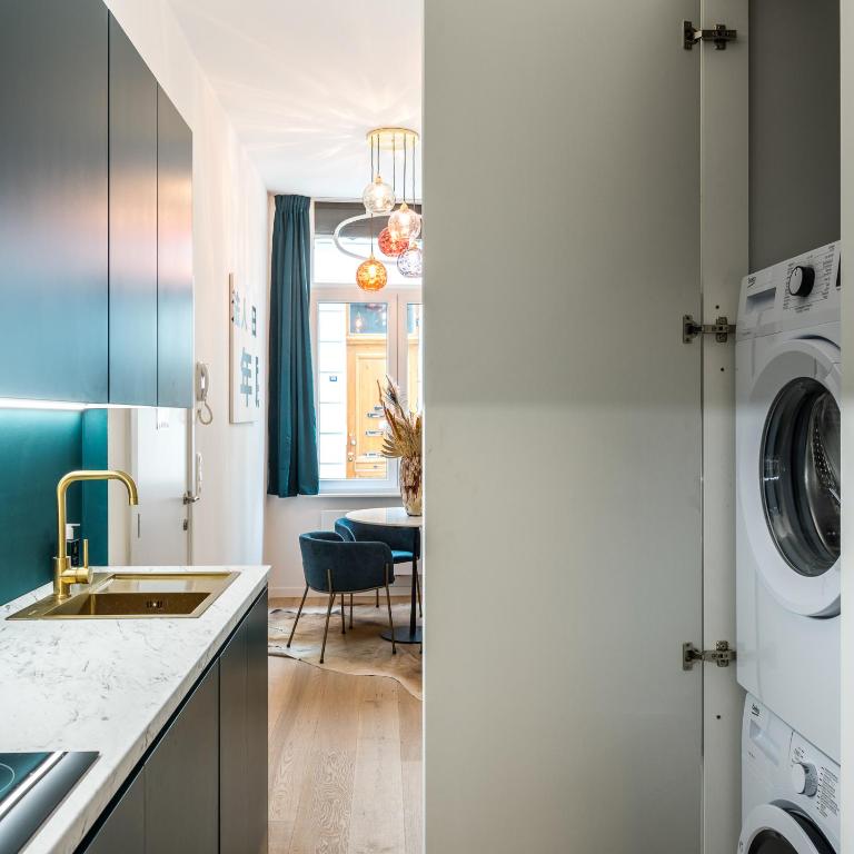 Cucina o angolo cottura di Beautiful appartment in the heart of Antwerp