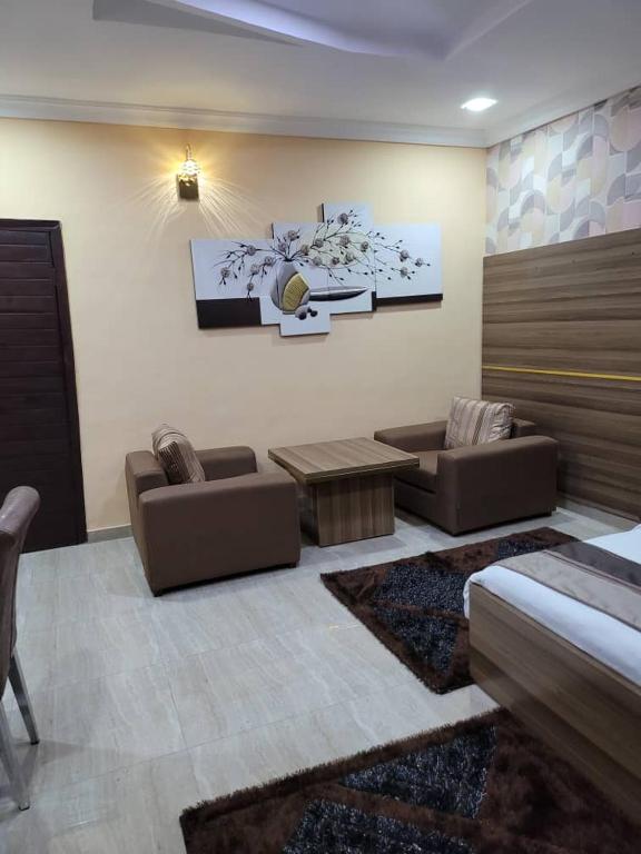 Posezení v ubytování Fawzy Hotel