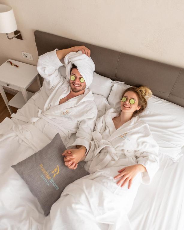 Prestige Rooms Chiaia - Resim 18