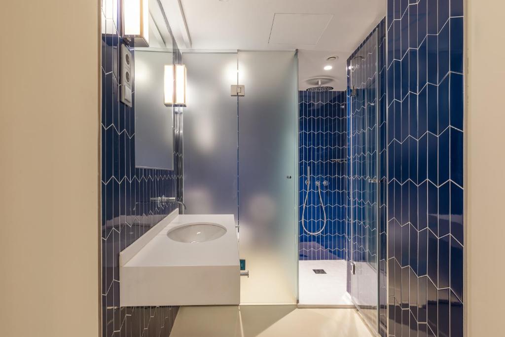 Room Mate Macarena, Madrid Gran Vía - Resim 42