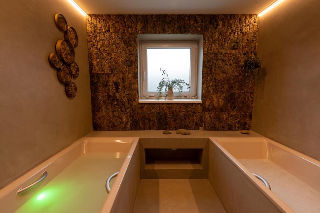 Koupelna v ubytování Hotel Lion