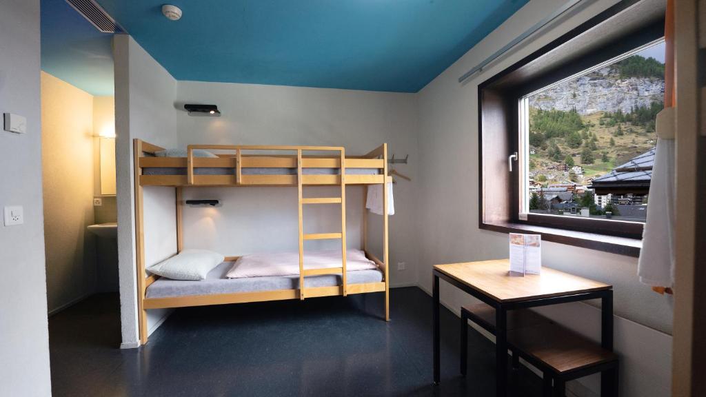
Bed in 6-Bed Dormitory Room with Shower
