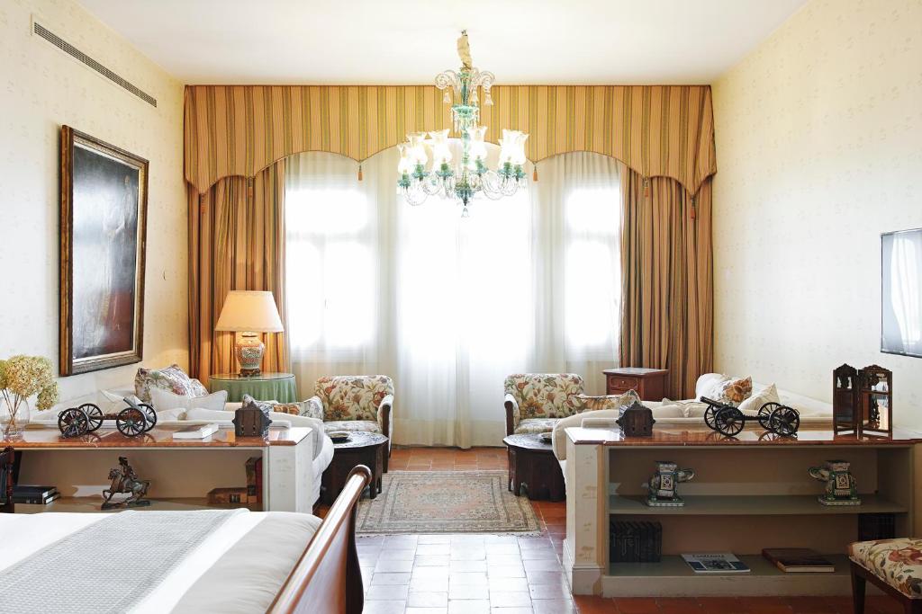 Posezení v ubytování Albergo Hotel