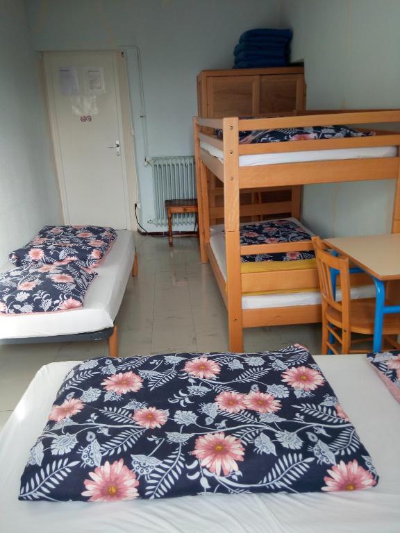 Maison familiale des Gueyniers - Quadruple Room With Mountain View