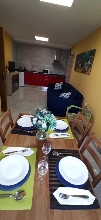 Kuchyň nebo kuchyňský kout v ubytování Apartamentos turísticos las 3 Golondrinas