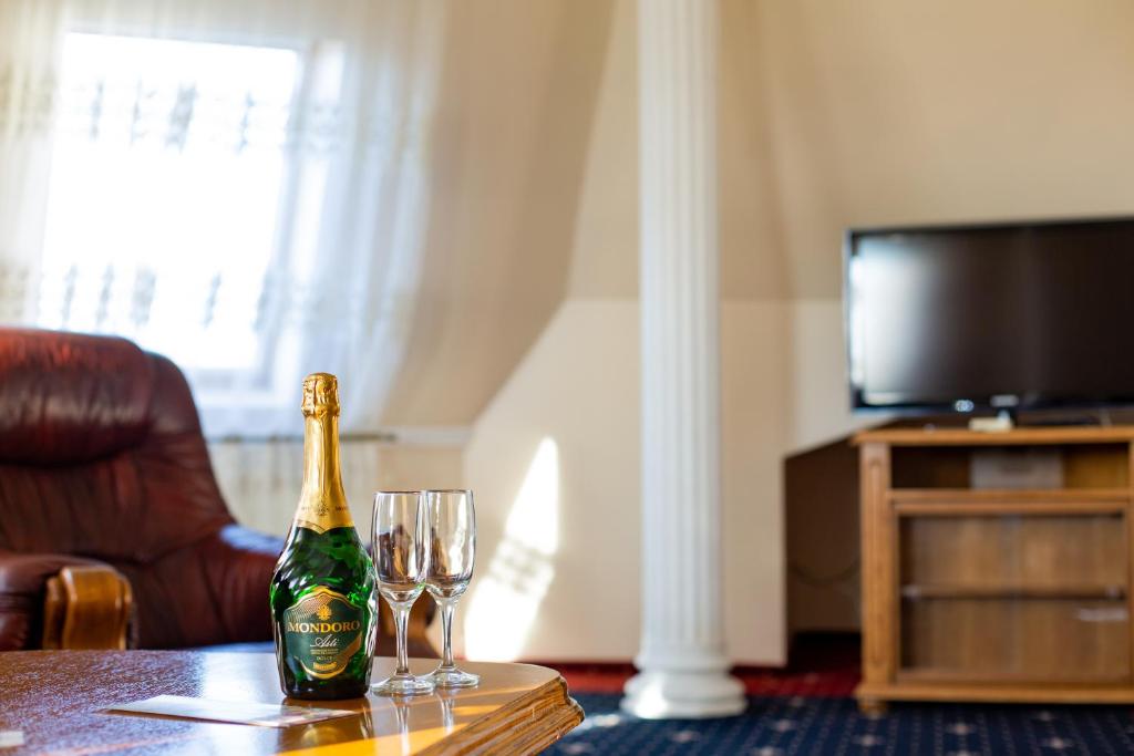 TV a/nebo společenská místnost v ubytování Zolota Pava