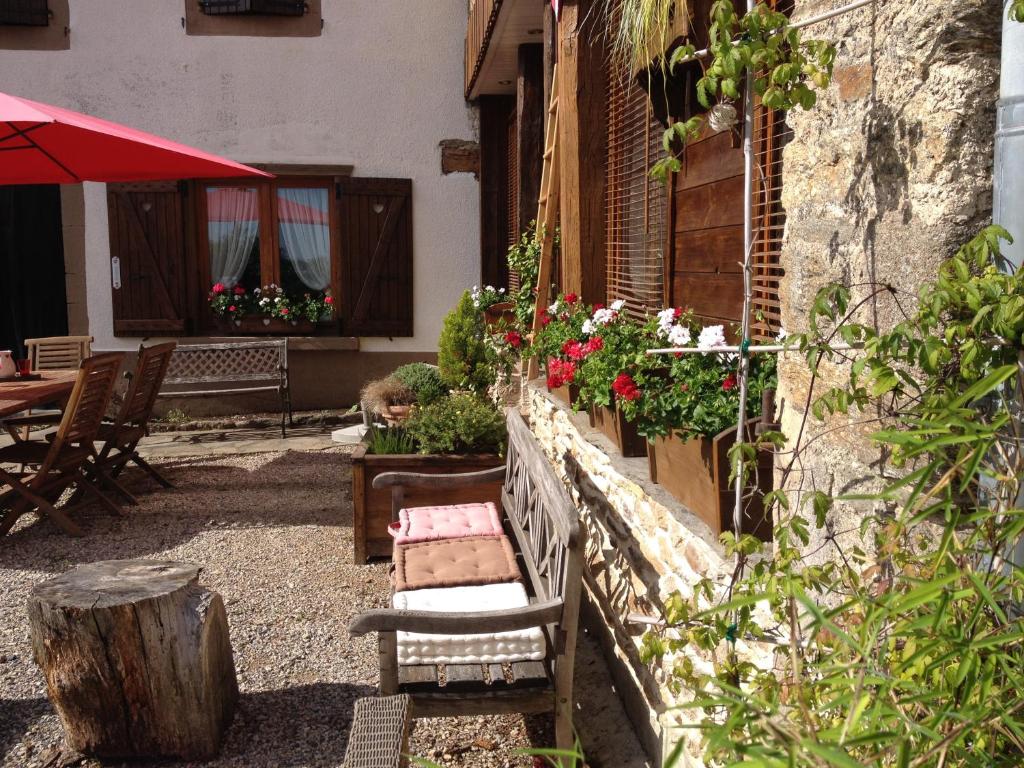 Zahrada ubytování Chambres d'Hôtes Coeur de Bastié et Ranch du Lévézou