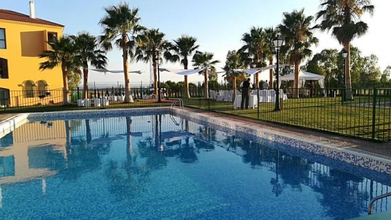 Bazén v ubytování Hotel Hacienda Don Manuel nebo v jeho okolí
