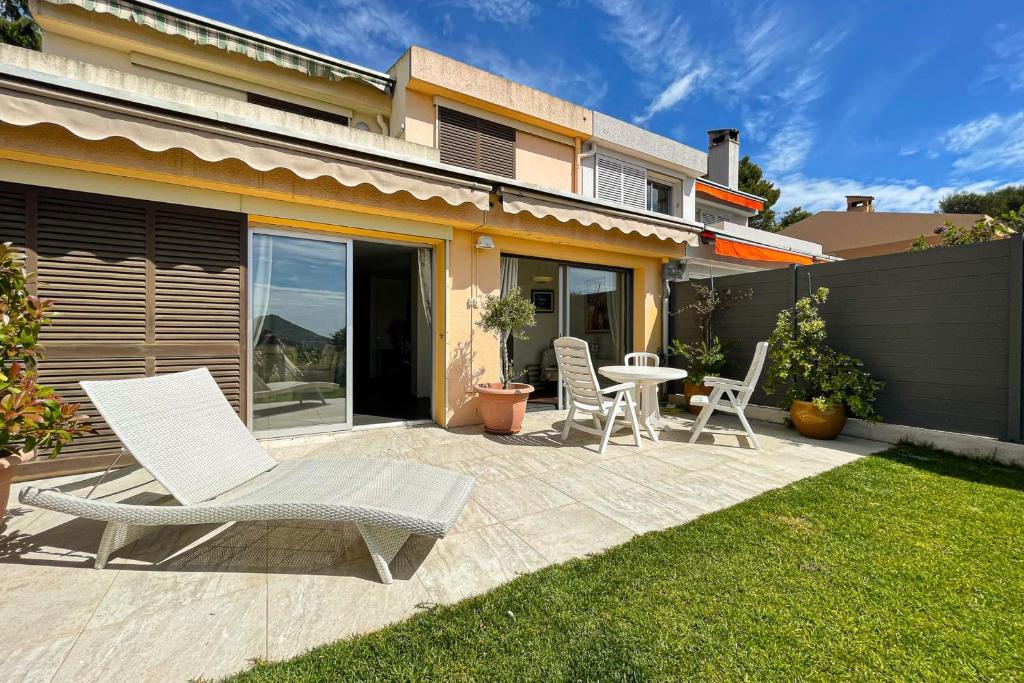 Beautiful Villa 8 guests - Pool Access in Mandelieu - Villa
