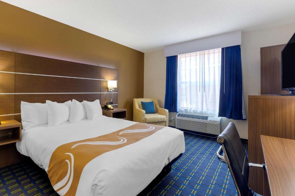 Quality Inn Lee - Lenox South photo