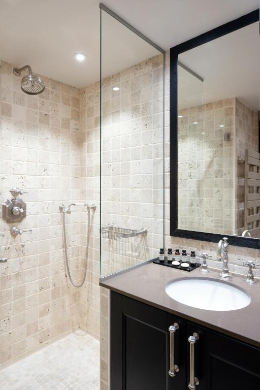 Hotel Saint-Louis Marais - Resim 13