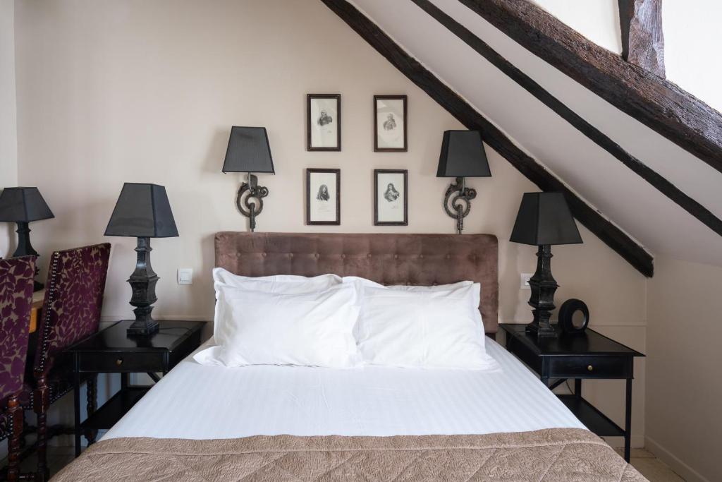 Hotel Saint-Louis Marais - Resim 27