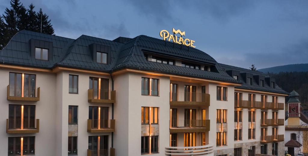 Nespecifikovaný výhled na hory nebo výhled na hory při pohledu z hotelu