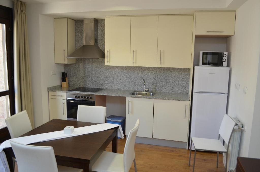 Kuchyň nebo kuchyňský kout v ubytování Casa Palacio de los Sitios