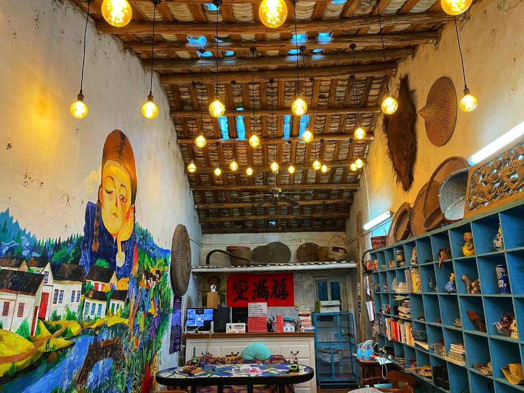 Fotografie z fotogalerie ubytování Yellow House Hostel Huizhou West Lake v destinaci Chuej-čou