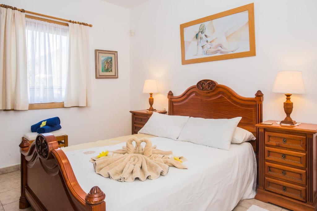 Zdjęcie z galerii obiektu Beautiful 2 Bed Villa with large pool Casa Manana w mieście Playa Blanca