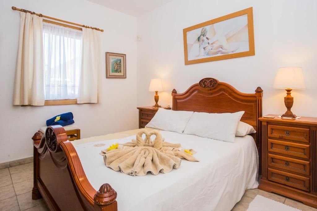 Zdjęcie z galerii obiektu Beautiful 2 Bed Villa with large pool Casa Manana w mieście Playa Blanca