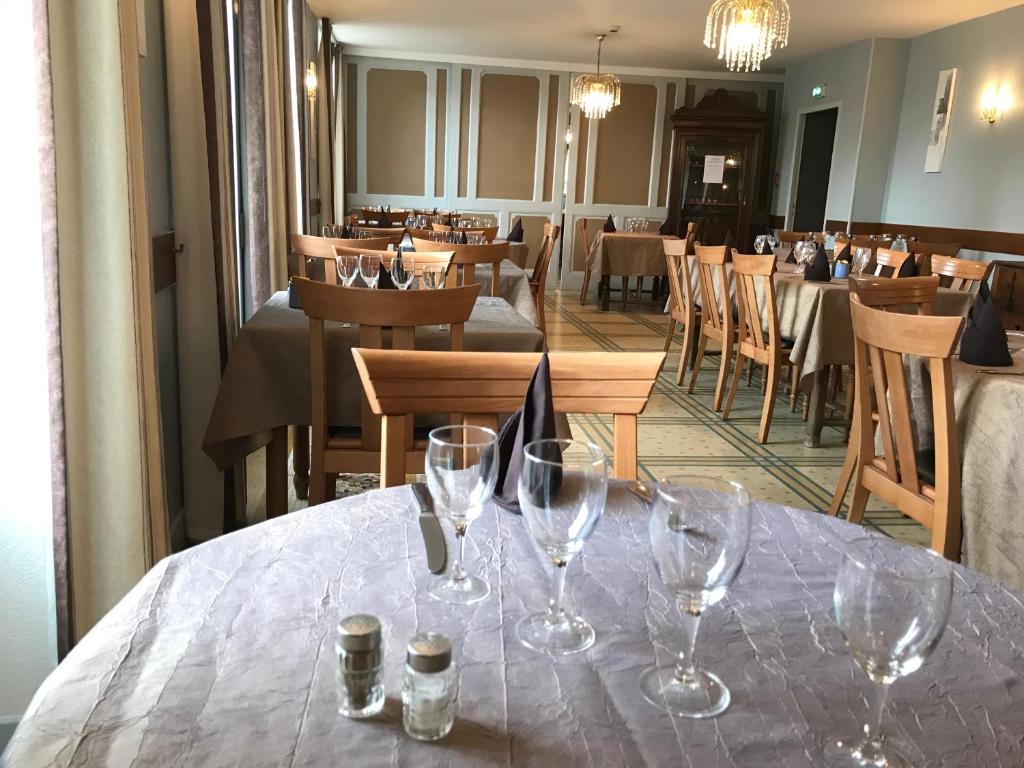 Restaurace v ubytování Logis hotel Saint-Joseph