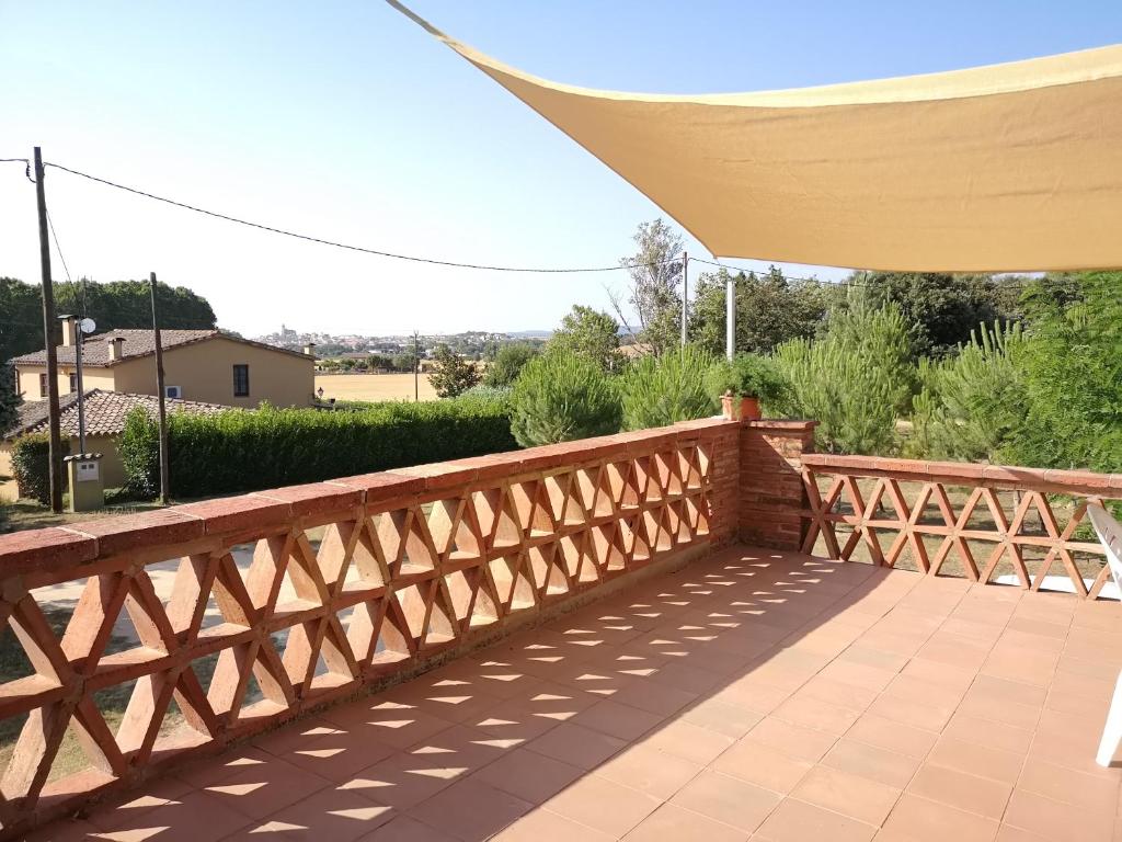 A balcony or terrace at LLOGUER30 La Rajoleria para desconectar