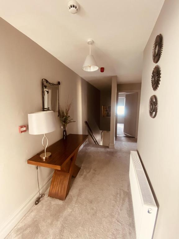 Fotografie z fotogalerie ubytování 3 Bedroom Luxury Apartment Main Street Cashel Tipperary v destinaci Cashel