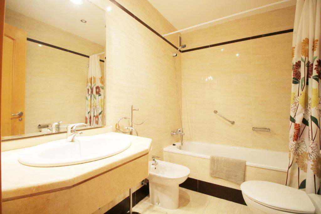 Kúpeľňa v ubytovaní Apartment Cala de Nerja SpainSunRentals 1083