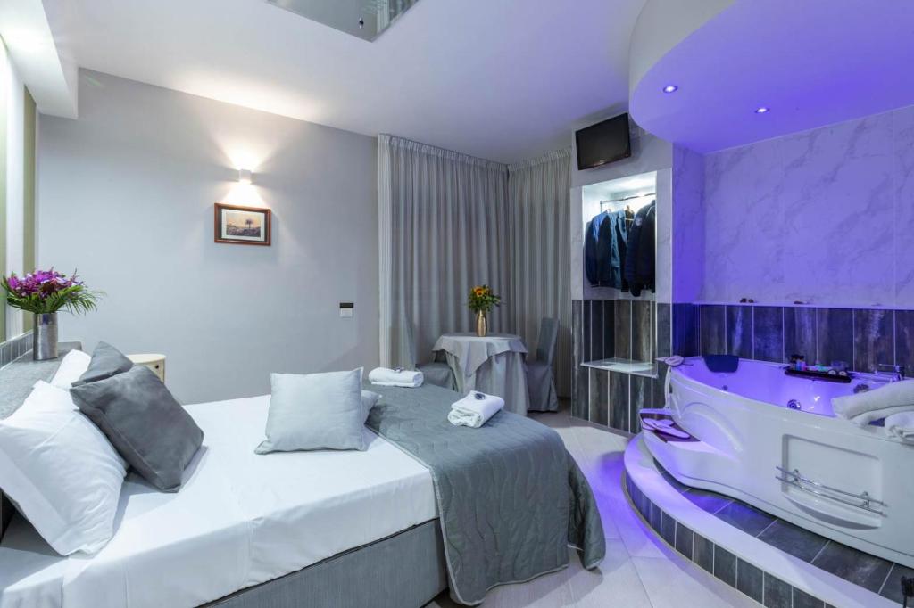 
Junior Suite with Spa Bath
