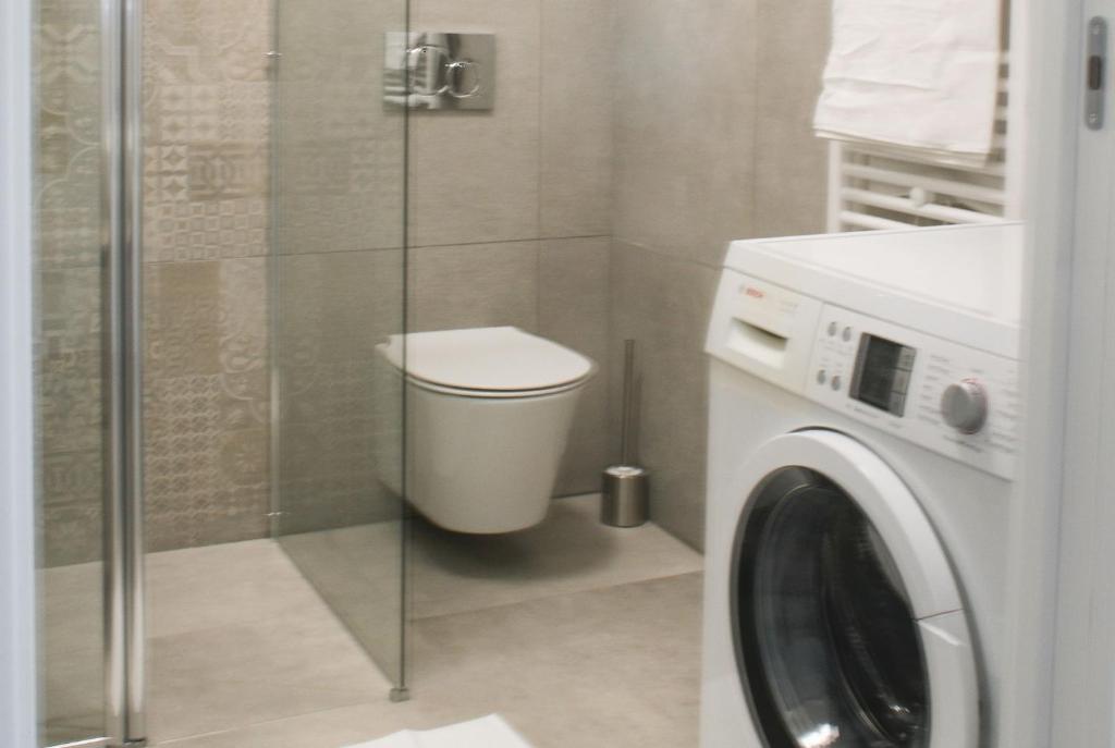 Kúpeľňa v ubytovaní BnButler - Govone - Ampio e Luminoso Appartamento con Terrazza