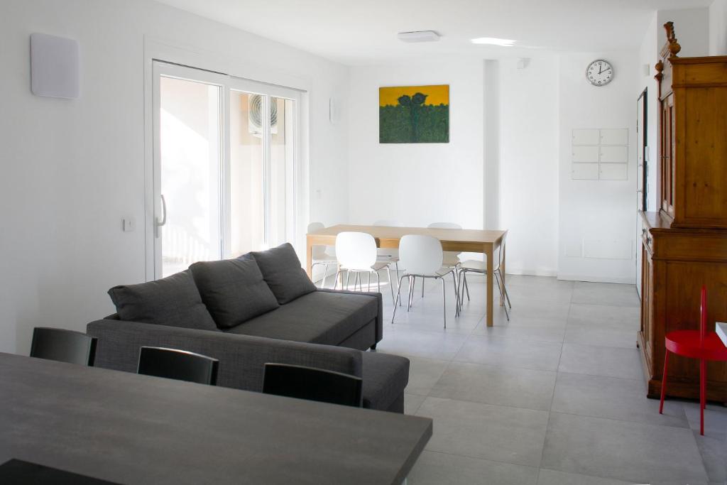 Posedenie v ubytovaní BnButler - Govone - Ampio e Luminoso Appartamento con Terrazza