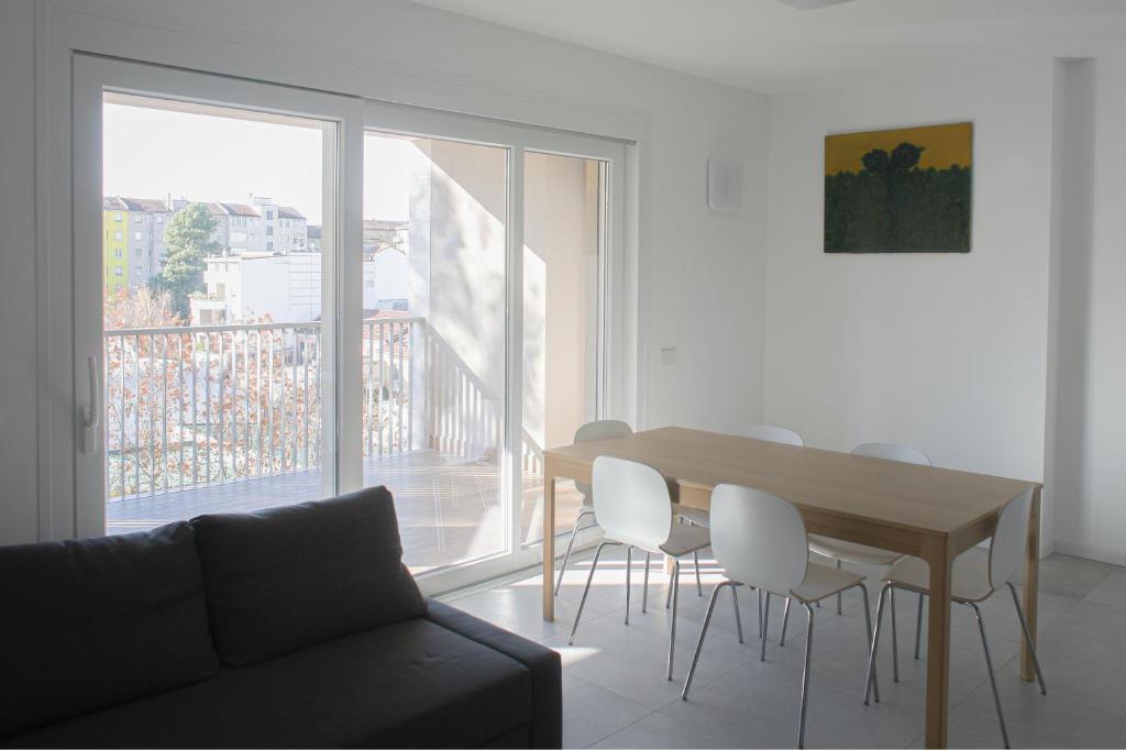Posedenie v ubytovaní BnButler - Govone - Ampio e Luminoso Appartamento con Terrazza