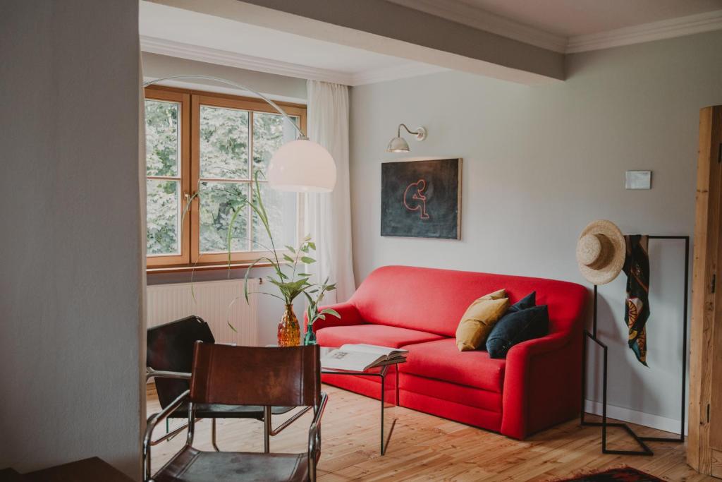Posezení v ubytování SEEBICHL haus am see Designhotel Kitzbühel