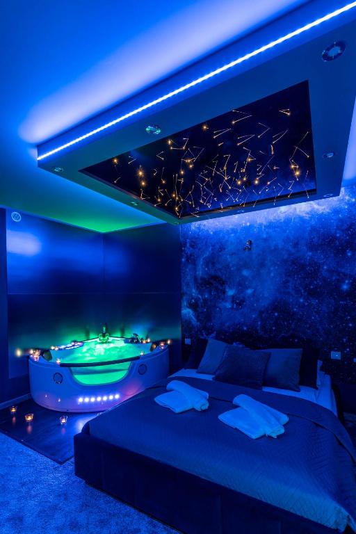 Bazén v ubytování Exclusive Apartment Centrum 2 nebo v jeho okolí