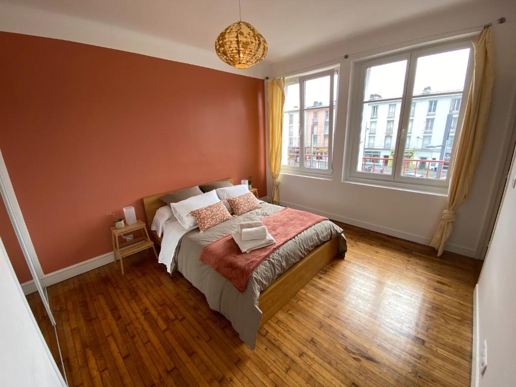 Appartement spacieux avec balcon et parking - Twee Slaapkamers Appartement