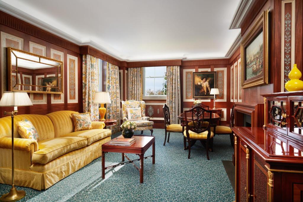 
One-Bedroom St James Suite
