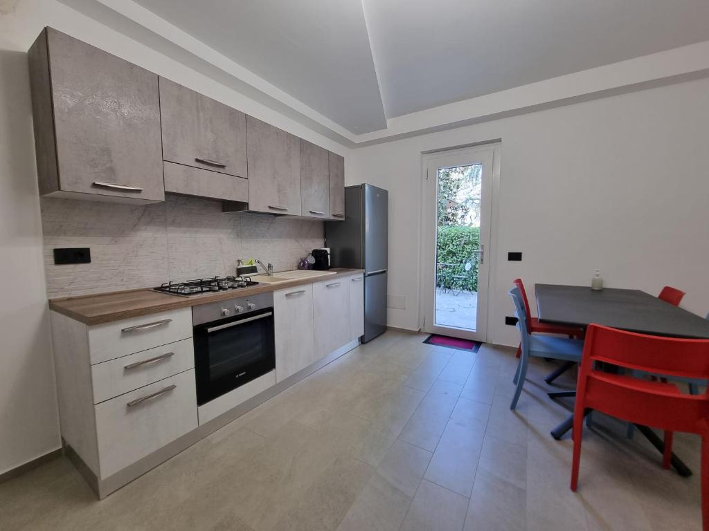 Kuchyň nebo kuchyňský kout v ubytování B&B Villa Eden