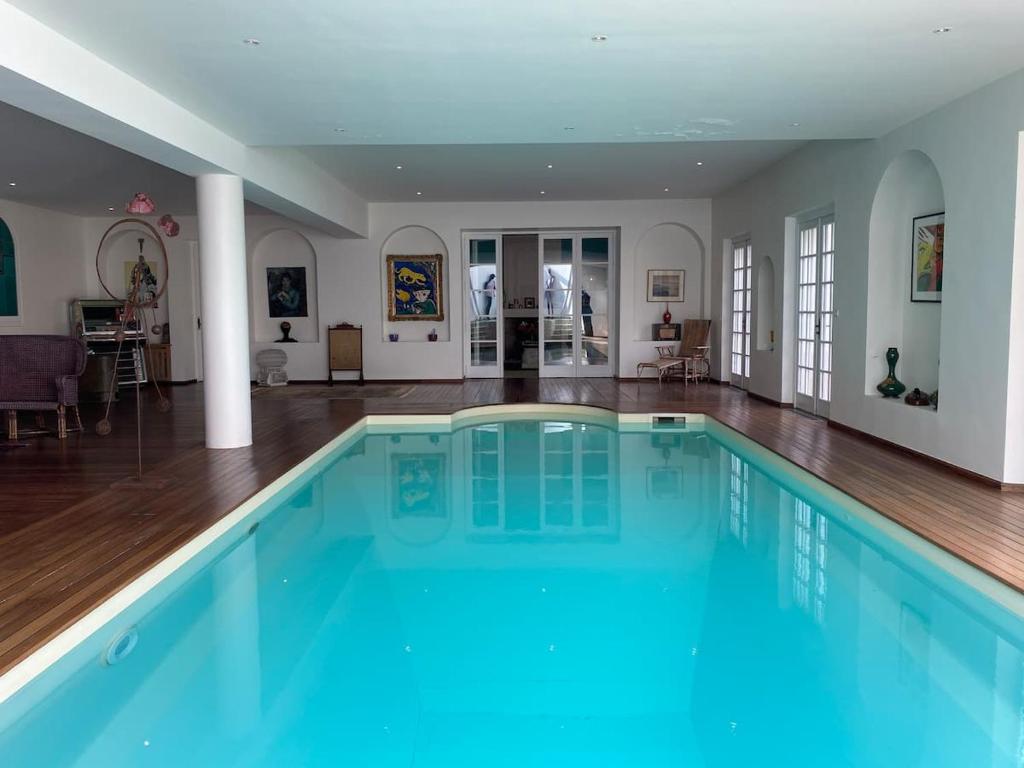 Swimmingpoolen hos eller tæt på La chambre des vignerons