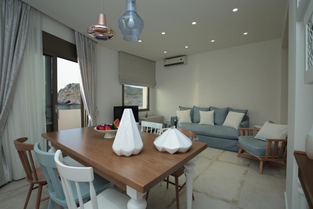 Posezení v ubytování Almyra Seaside House Mochlos