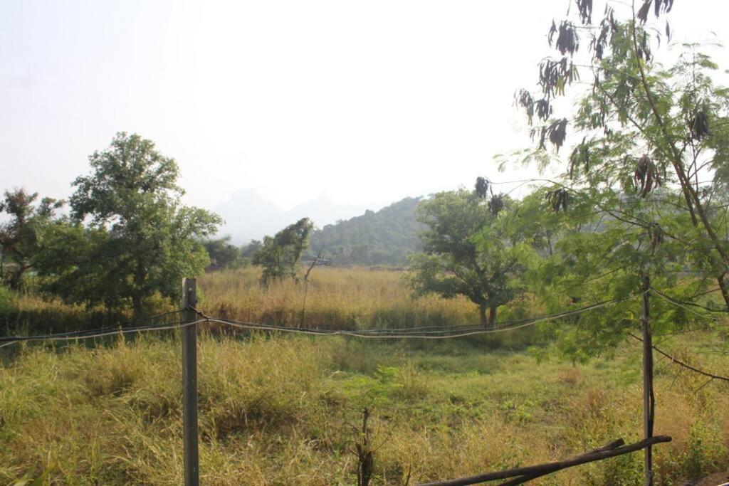 Ivy Maitri Farm 3 Bhk with Private Pool - Badlapur - 别墅