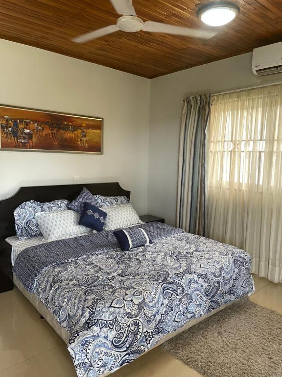 Ace Sunflower Staycation 5 bedroom House - Housity