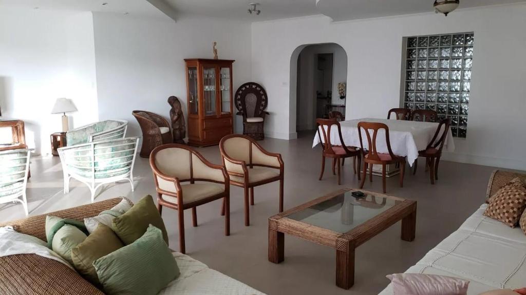 Posezení v ubytování ***Apartamento Pitangueiras Fantástico***