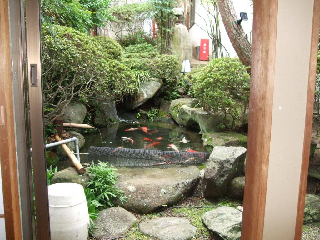 Zahrada ubytování Marunaka Ryokan